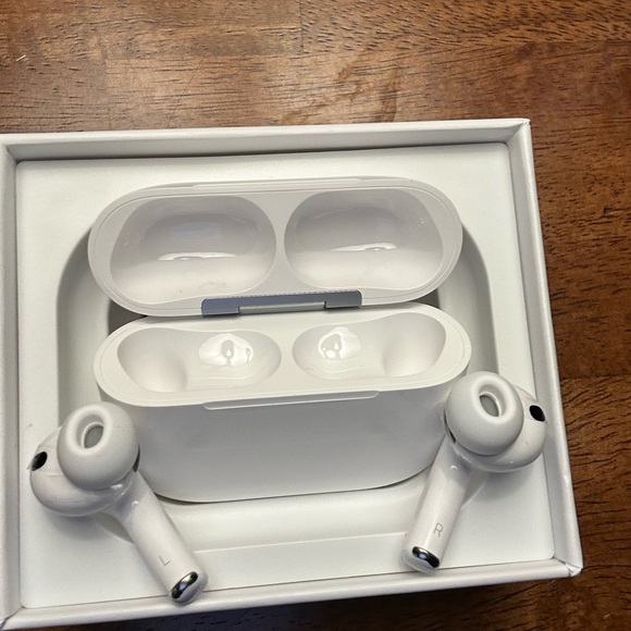 Apple AirPod Pro 3  ANC ( Active noise cancellation) - Picture 5 of 8